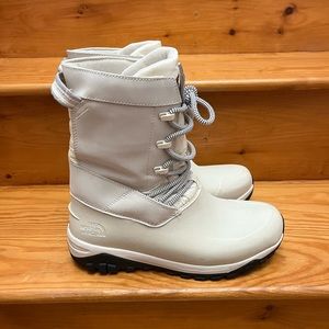 North Face White Boots Size 9 (barely used)